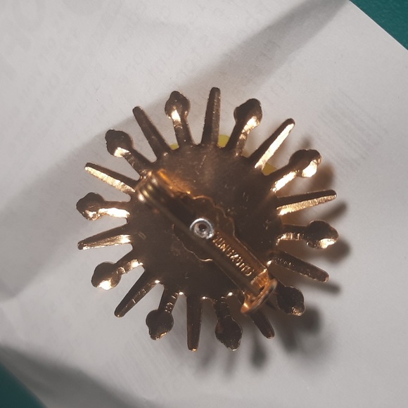 Vintage 60's Sunflower Brooch Lapel Pin Ruby Red Yellow Gold Signed Hong Kong - Picture 3 of 8